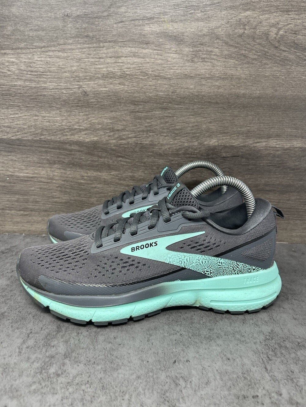 Brooks Trace 3 Ebony Cockatoo Size 6.5 Womens Running Walking Shoes Sneakers